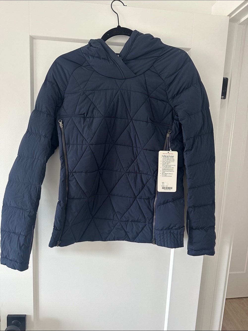 Lululemon- Women’s Fluffed Up Pullover in Navy